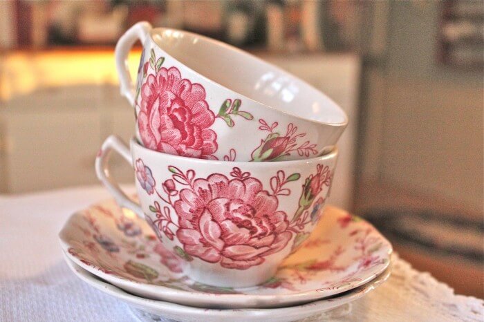 Johnson Brothers Rose Chintz dishes